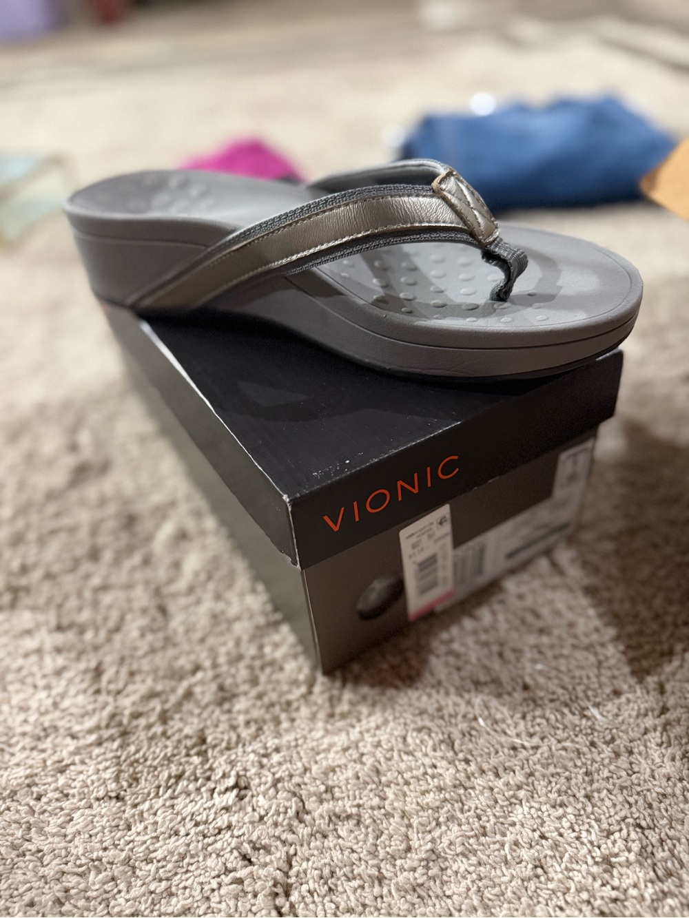 Vionic Women’s Metallic Gray Wedge Thong Sandal